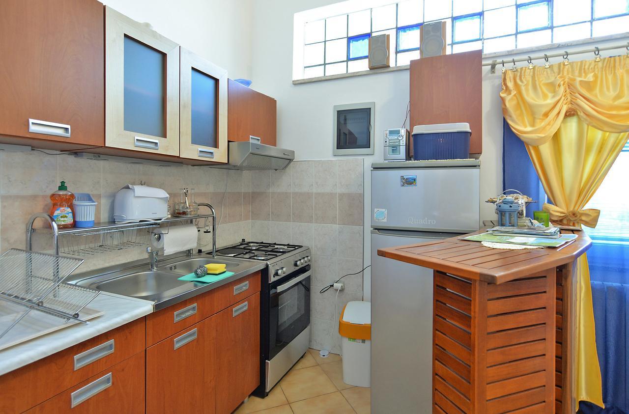 Apartments Dino 1374 Pula Luaran gambar